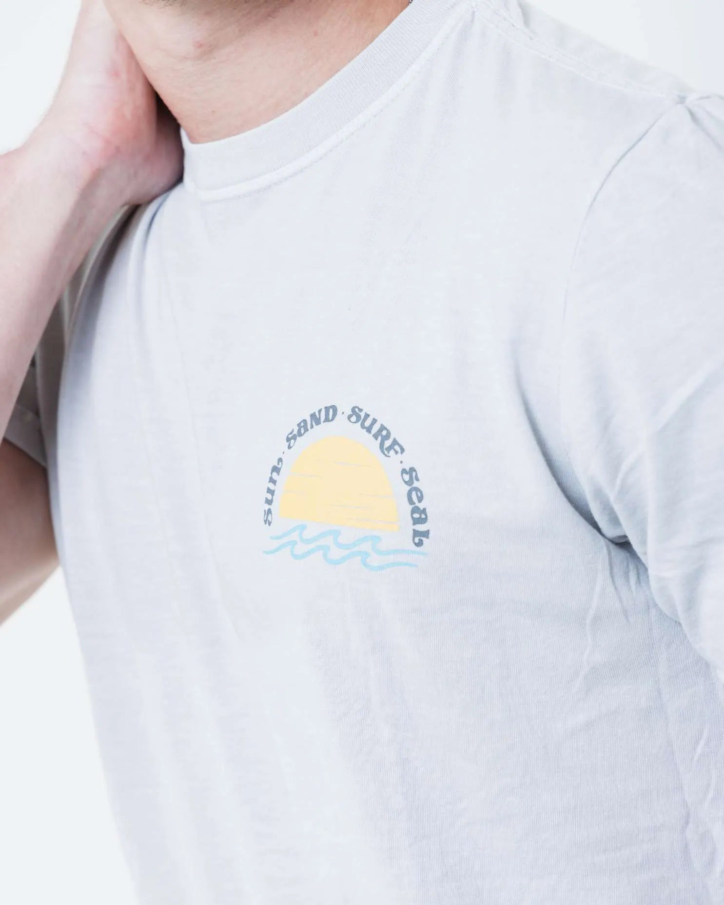 Camiseta Sun Sand Surf Branco Gelo