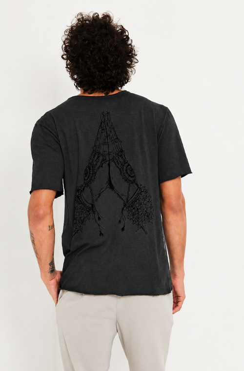 Camiseta Corte a Fio Namastê  - Chumbo