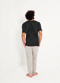 Camiseta Corte a Fio Namastê  - Chumbo