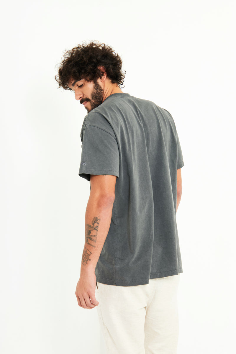 Camiseta Oversized Estonada - Chumbo