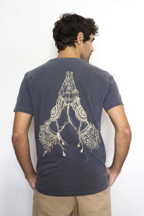 Camiseta Namastê Chumbo