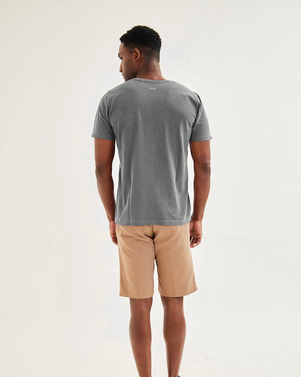 Camiseta Silêncio é Luxo Chumbo
